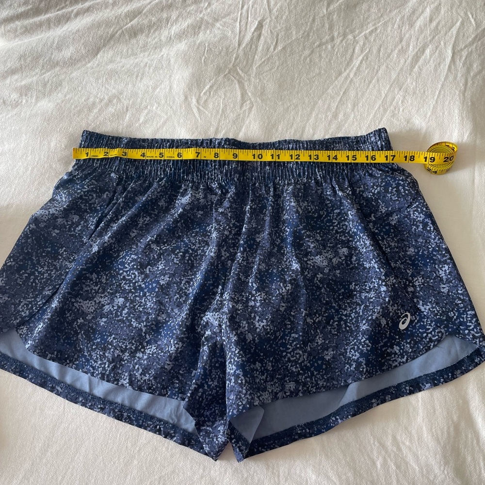 Running shorts